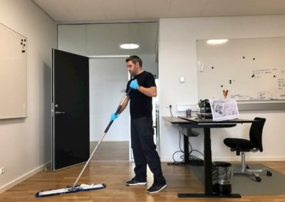 VA-clean_Mopping
