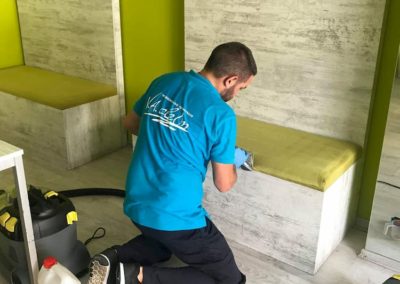 va-clean-cleaning-sofa