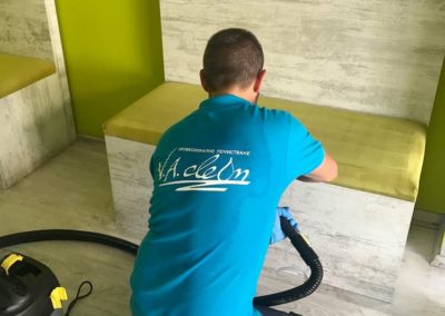 va-clean-cleaning-sofa